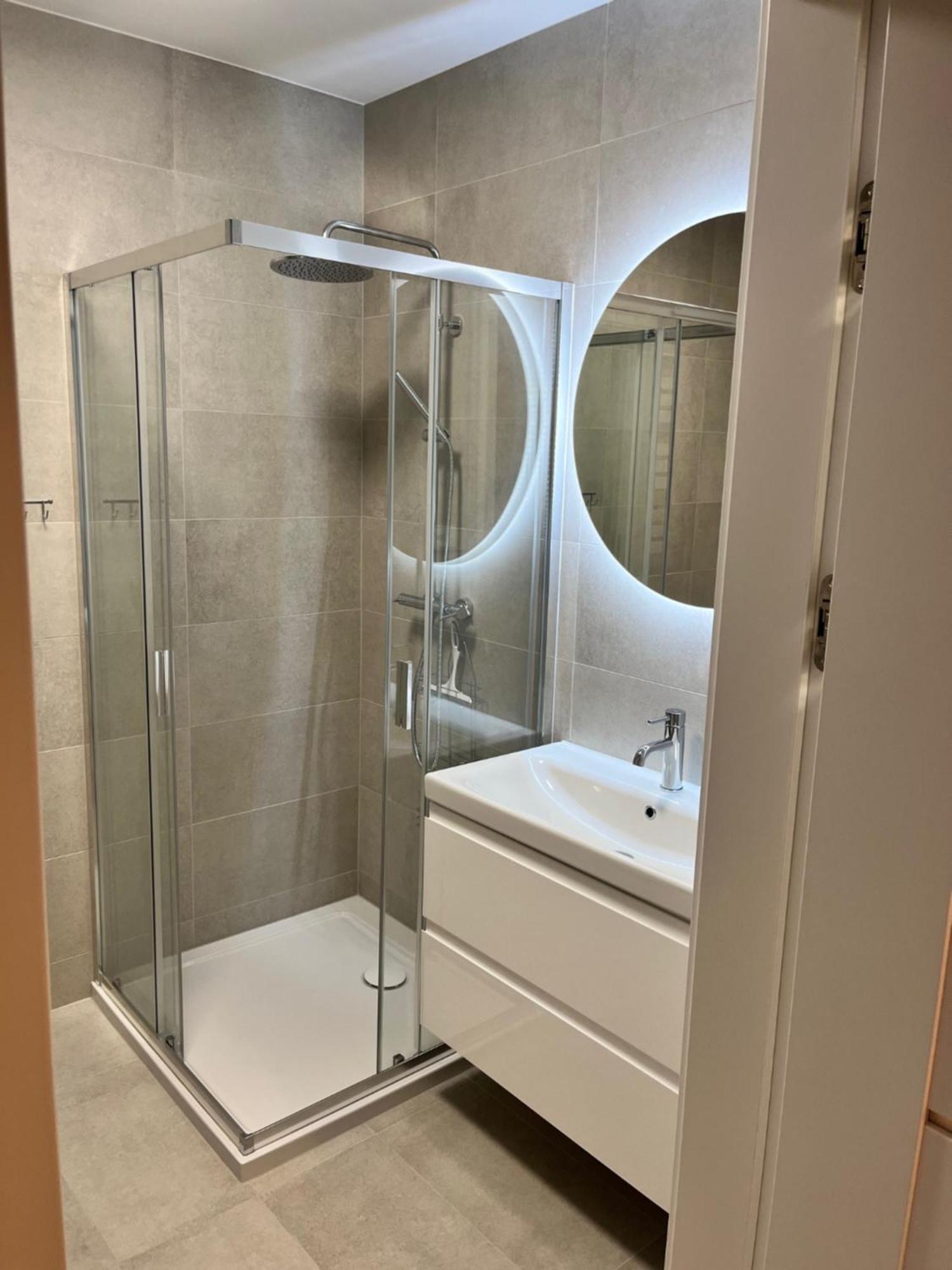 Apartament Julia 1-4 Os Starowapiennikowa 42A Z Balkonem Ze Sniadaniem Kontynentalnym 凯尔采 外观 照片