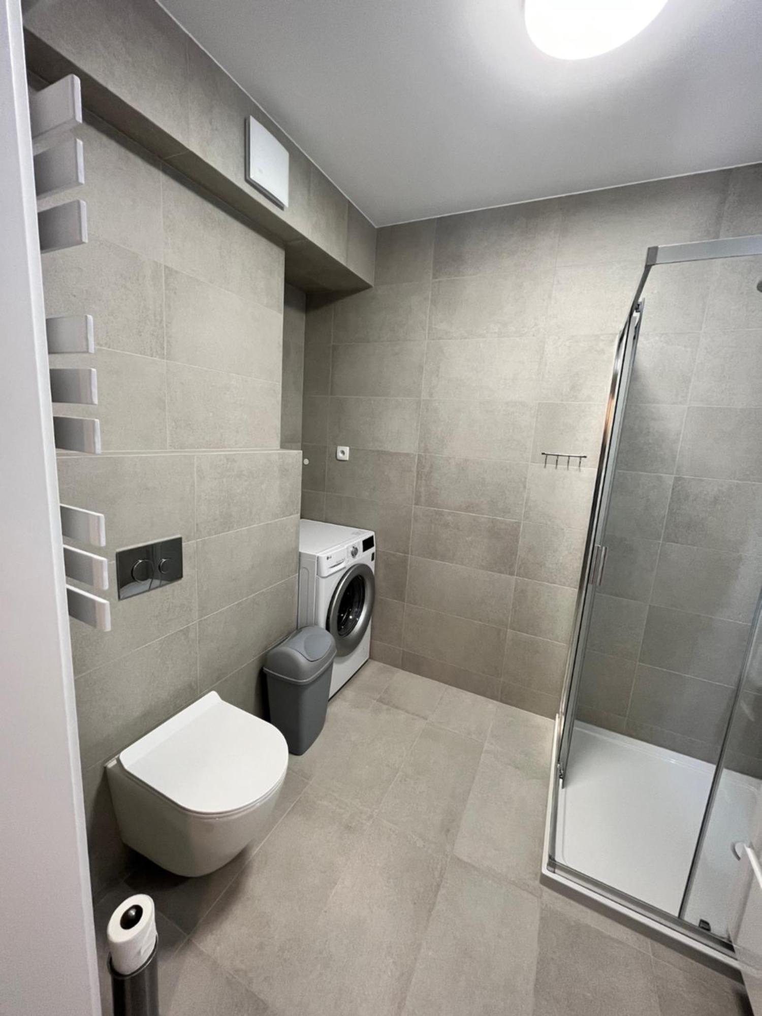 Apartament Julia 1-4 Os Starowapiennikowa 42A Z Balkonem Ze Sniadaniem Kontynentalnym 凯尔采 外观 照片