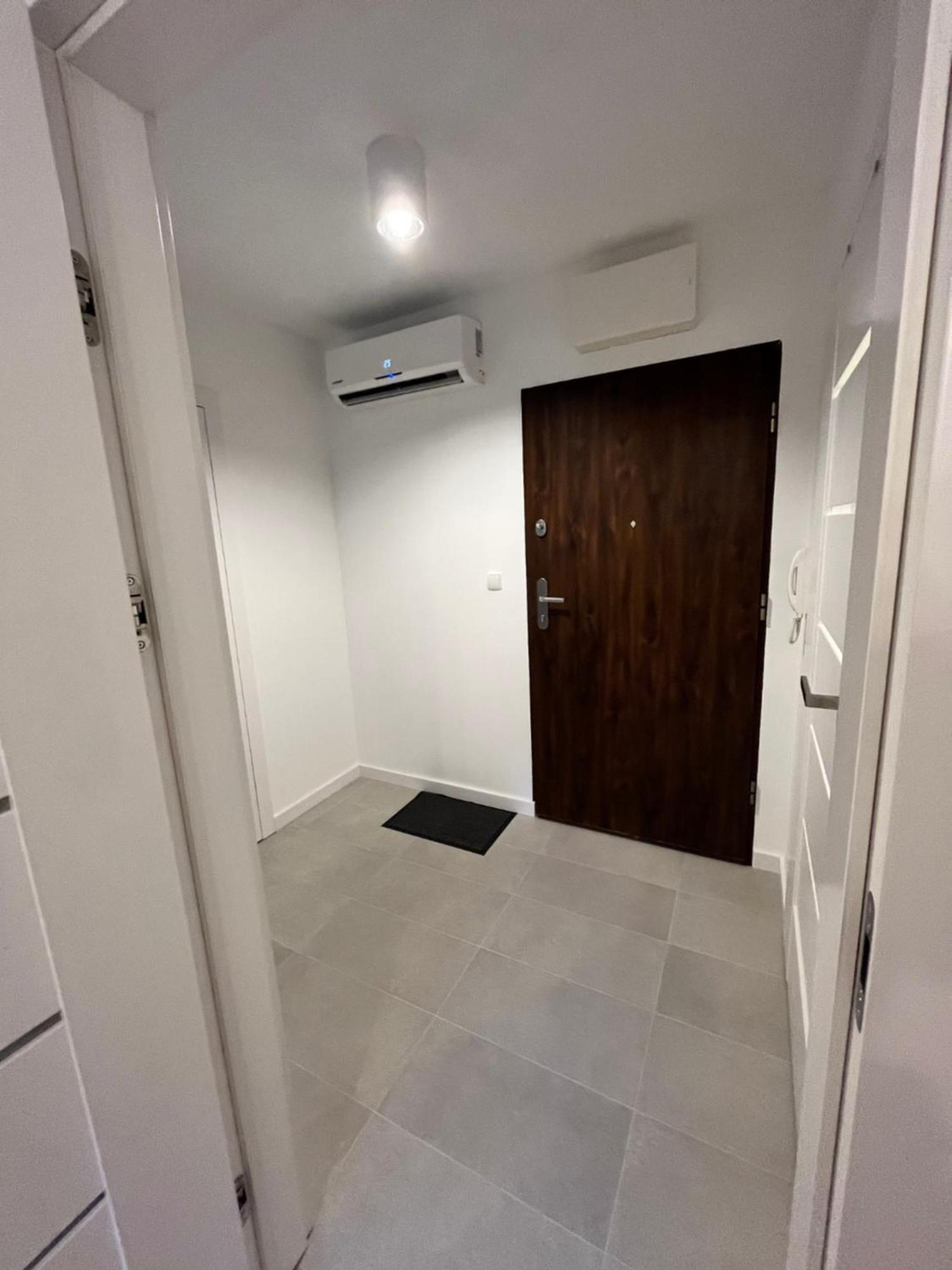 Apartament Julia 1-4 Os Starowapiennikowa 42A Z Balkonem Ze Sniadaniem Kontynentalnym 凯尔采 外观 照片