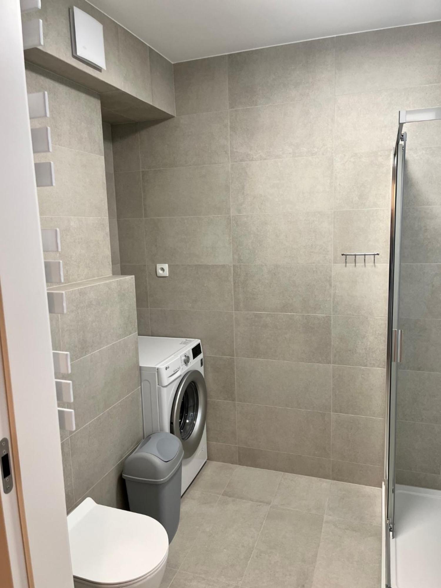 Apartament Julia 1-4 Os Starowapiennikowa 42A Z Balkonem Ze Sniadaniem Kontynentalnym 凯尔采 外观 照片