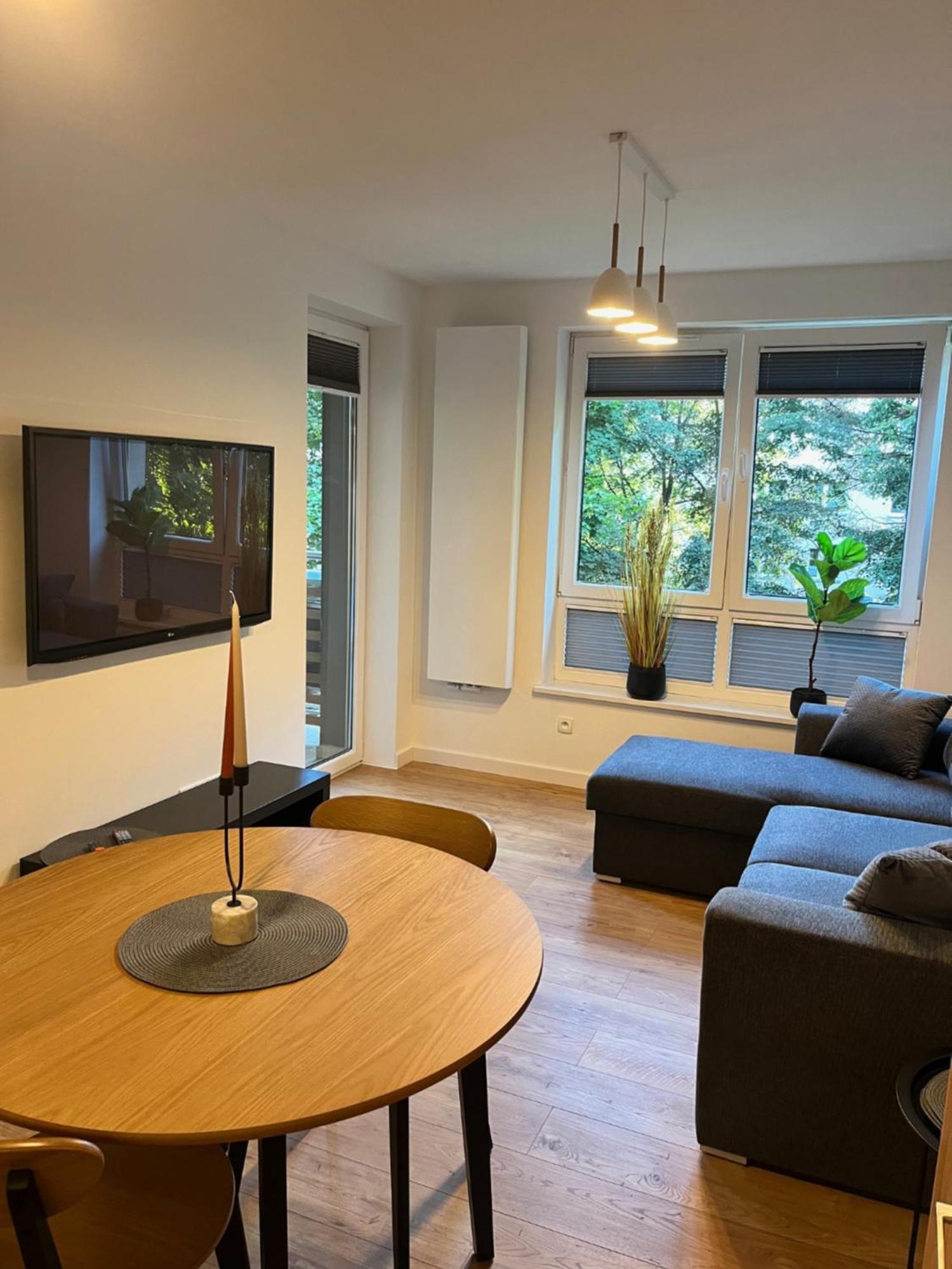 Apartament Julia 1-4 Os Starowapiennikowa 42A Z Balkonem Ze Sniadaniem Kontynentalnym 凯尔采 外观 照片