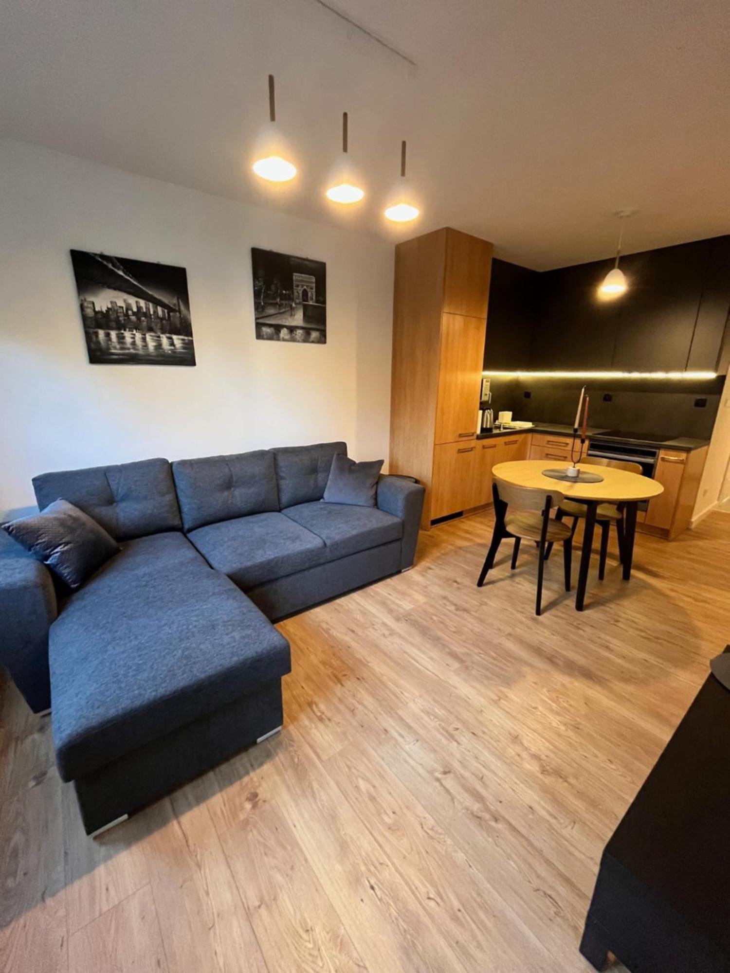 Apartament Julia 1-4 Os Starowapiennikowa 42A Z Balkonem Ze Sniadaniem Kontynentalnym 凯尔采 外观 照片