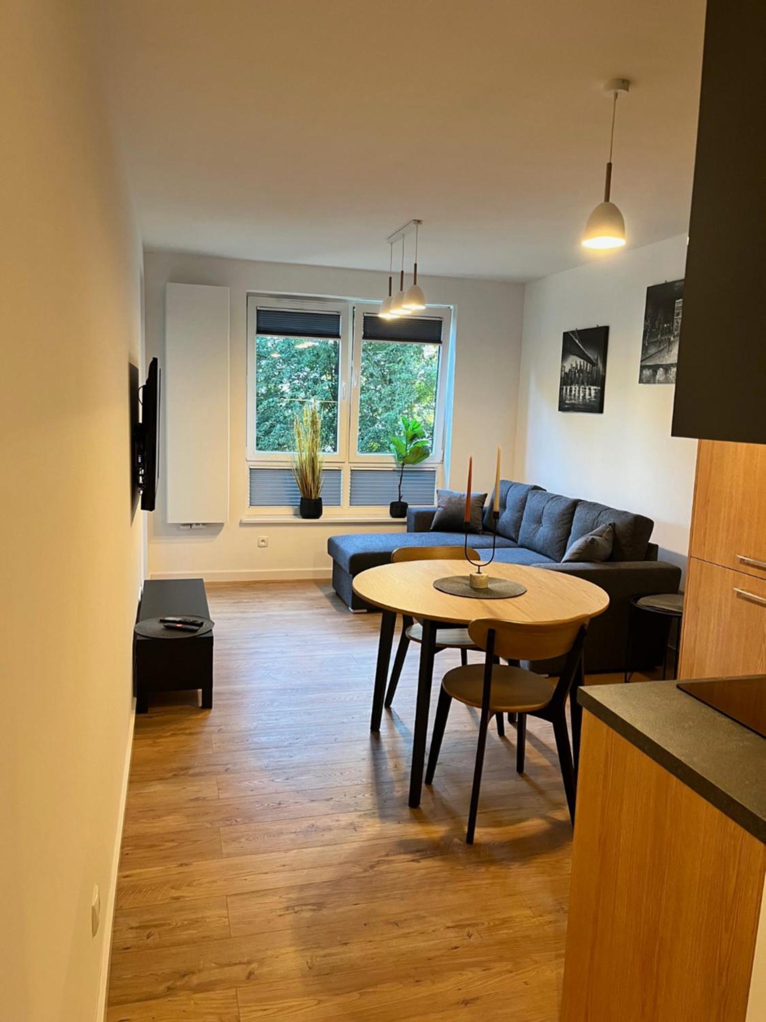Apartament Julia 1-4 Os Starowapiennikowa 42A Z Balkonem Ze Sniadaniem Kontynentalnym 凯尔采 外观 照片