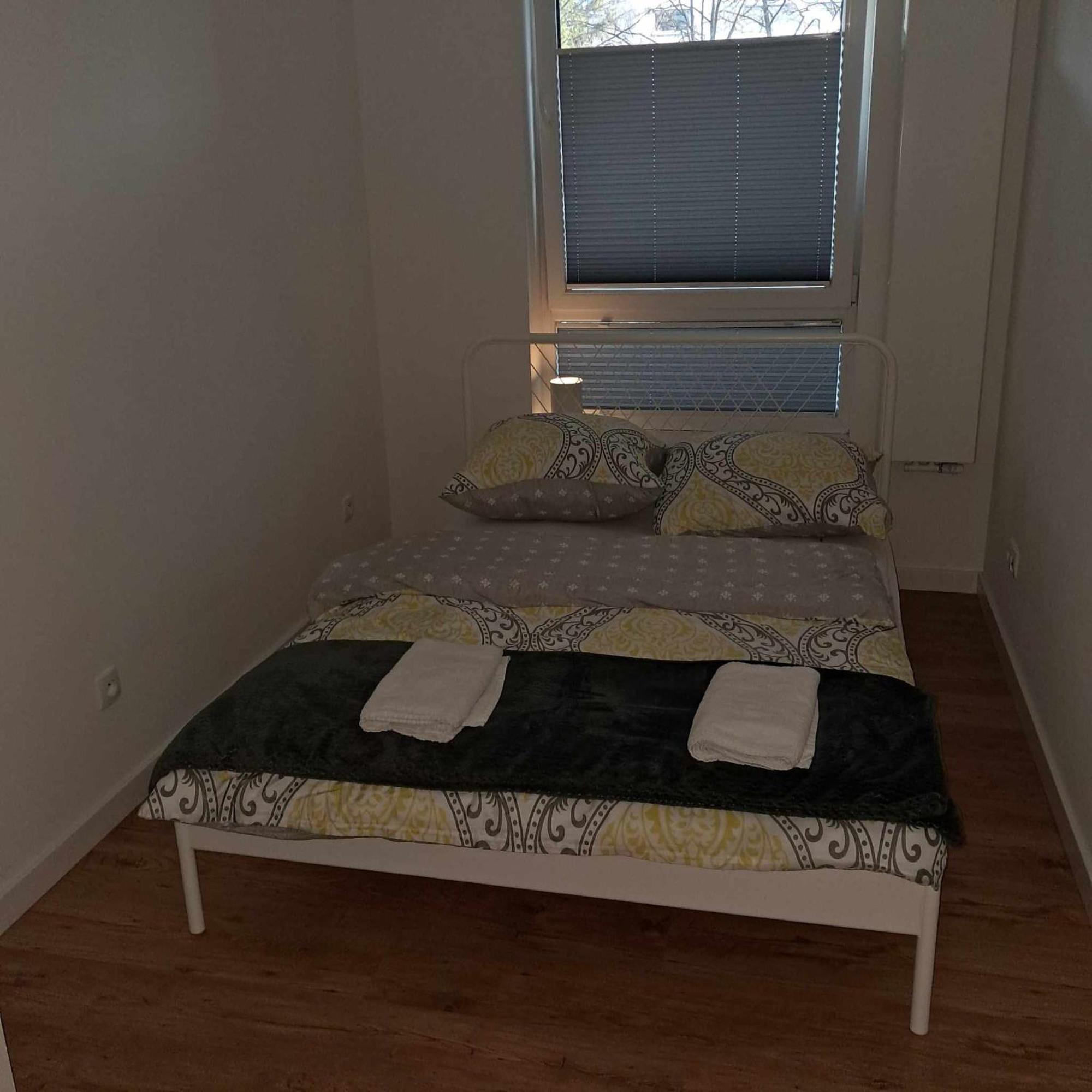 Apartament Julia 1-4 Os Starowapiennikowa 42A Z Balkonem Ze Sniadaniem Kontynentalnym 凯尔采 外观 照片